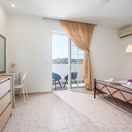 Kampus Living Studios & Suites Faliraki Room photo