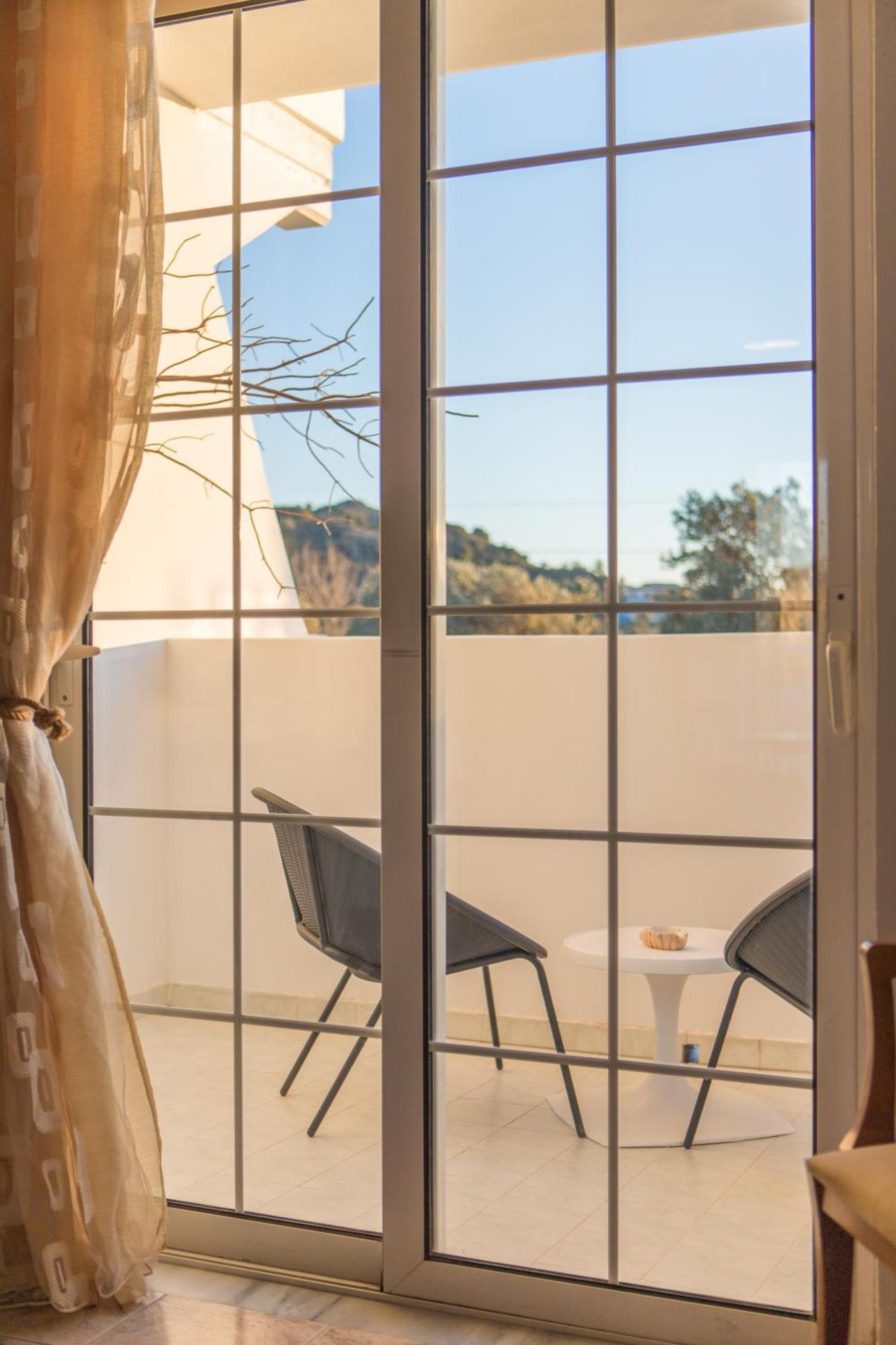 Apartment Kampus Living & Faliraki